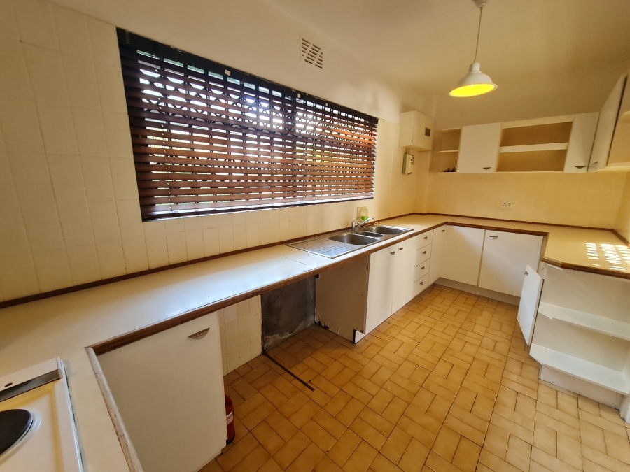 To Let 2 Bedroom Property for Rent in Bantry Bay Western Cape
